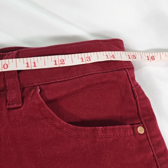 Refuge Women’s Burgundy Short Shorts size 10       Lot A - Picture 3 of 4